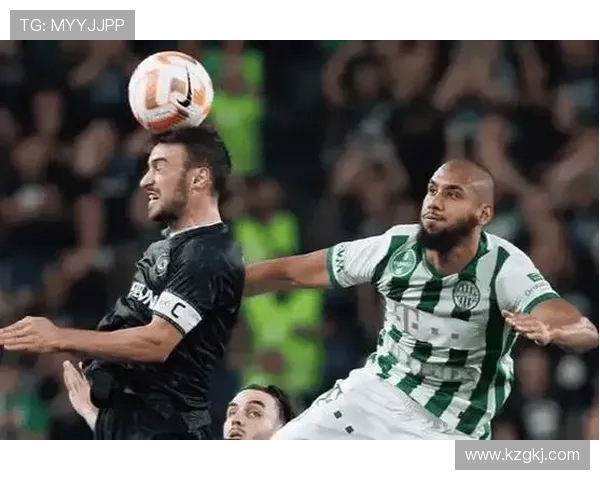 帕纳辛纳与巴塞罗那的巅峰对决展现足球魅力与激情的较量